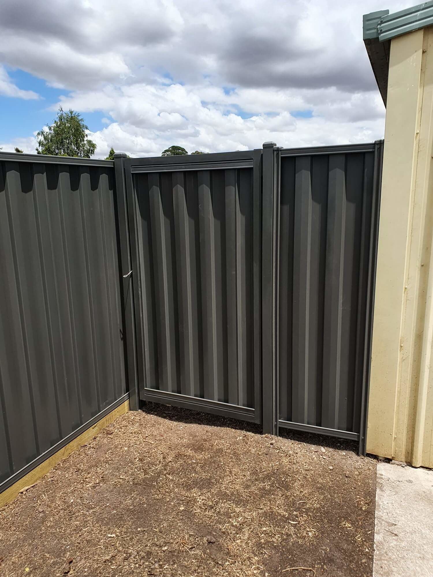 Paling and Colorbond | Tristan Russell Fencing and Gates